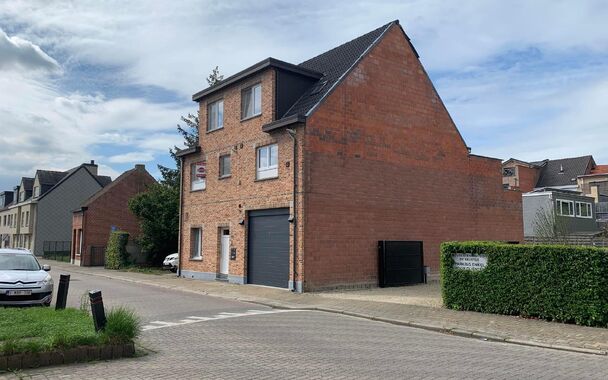 35487e24-6e5b-4609-a6d8-ba4a18362a80/b17f3d9c-b5b7-490e-b33c-969bb24ae987